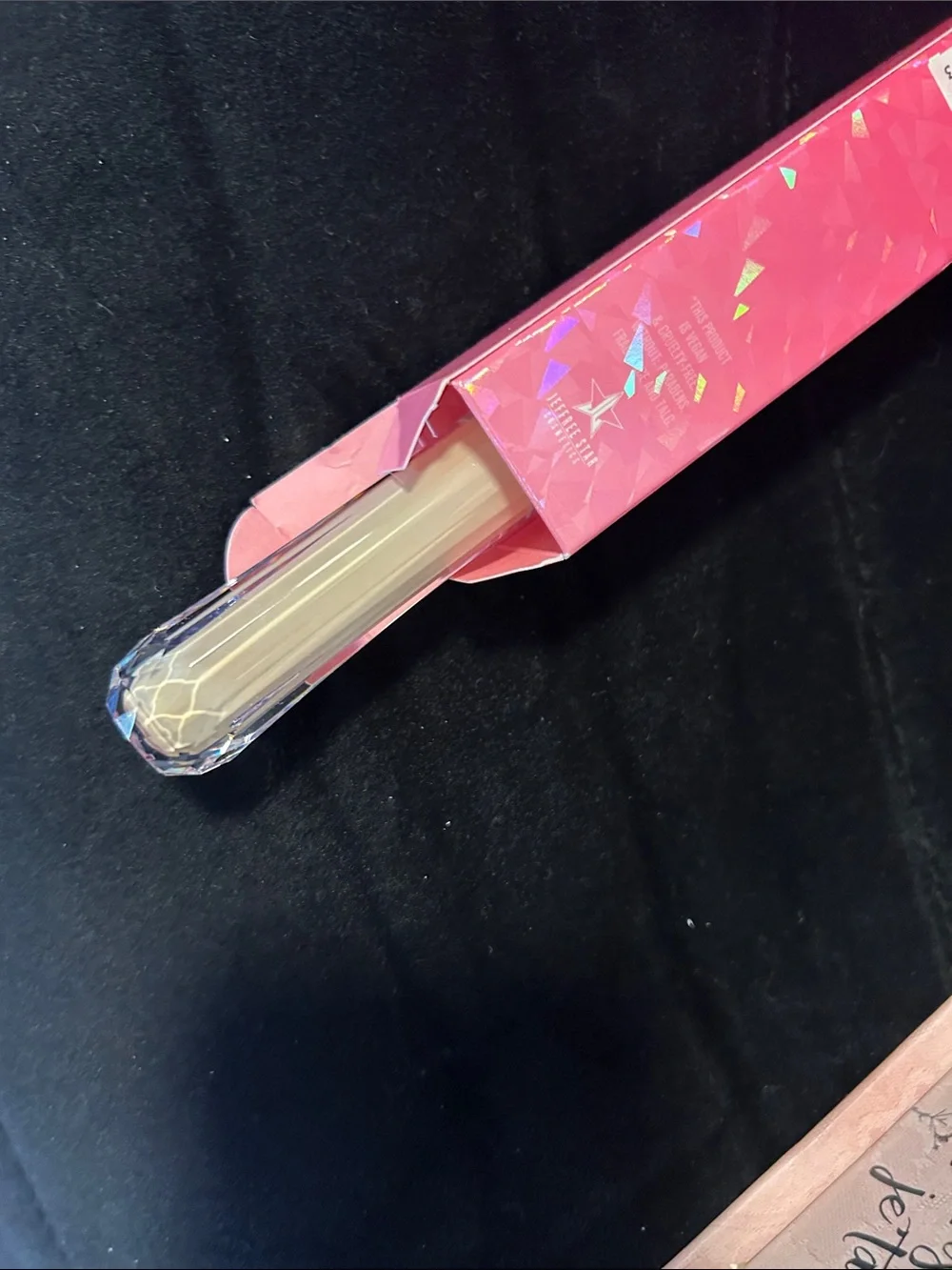 Radiant Concealer — Bright neutral Shade